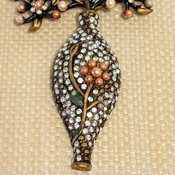 Vintage floral bouquet brooch - Picture 2 of 5